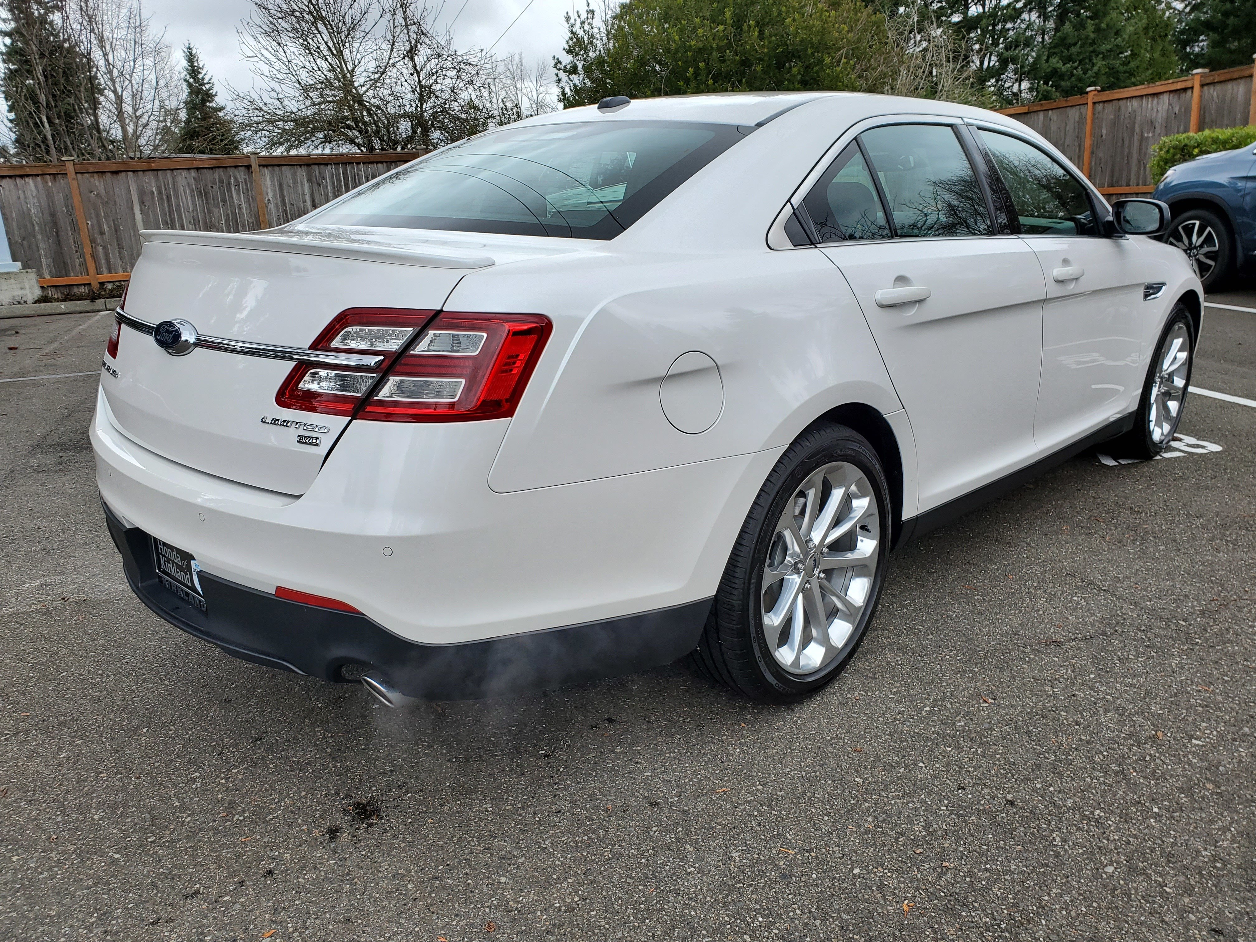 Pre-Owned 2014 Ford Taurus Limited AWD 4dr Car in Kirkland #198676A