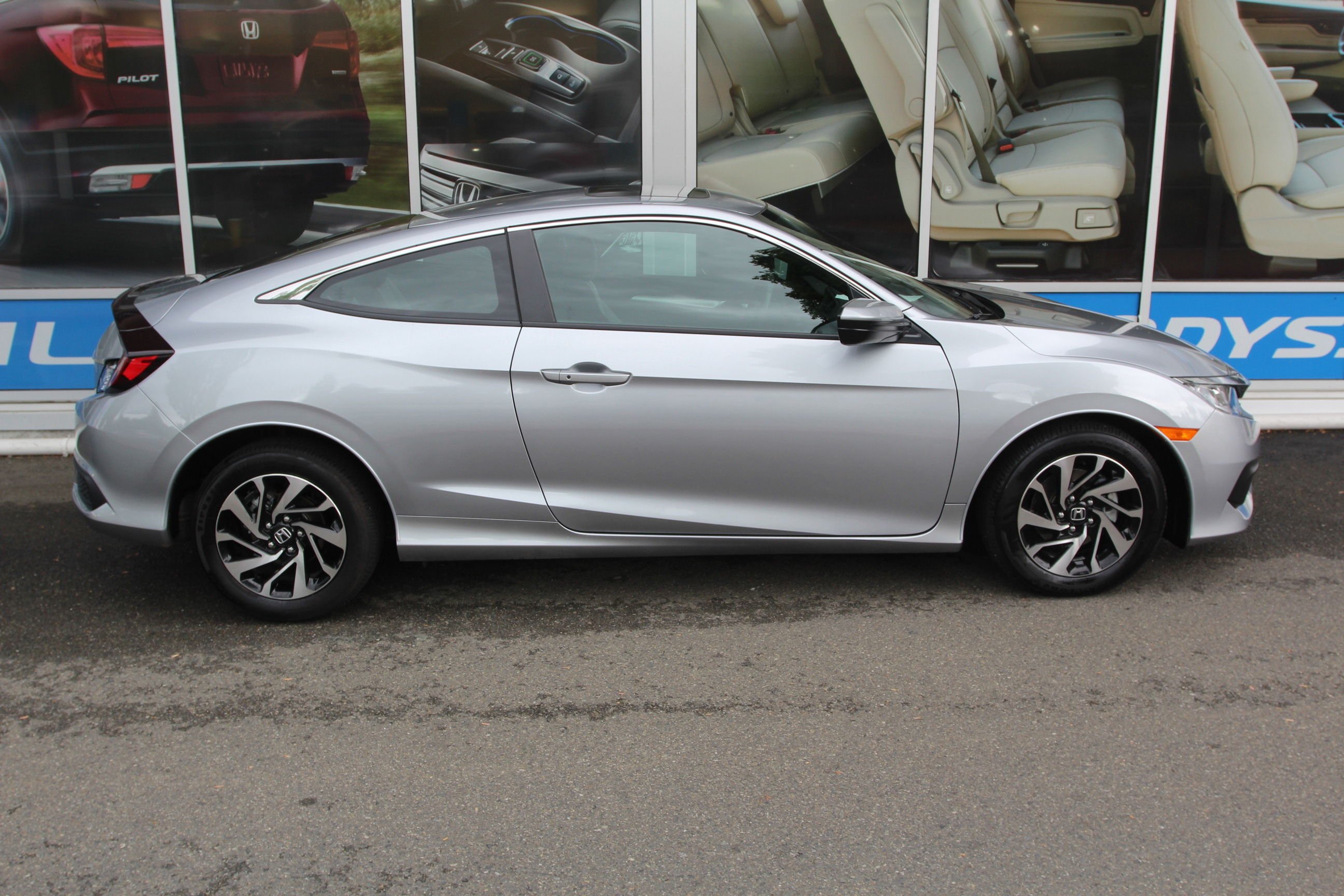 Certified Pre Owned 2018 Honda Civic Coupe Lx P 2dr Car In Kirkland