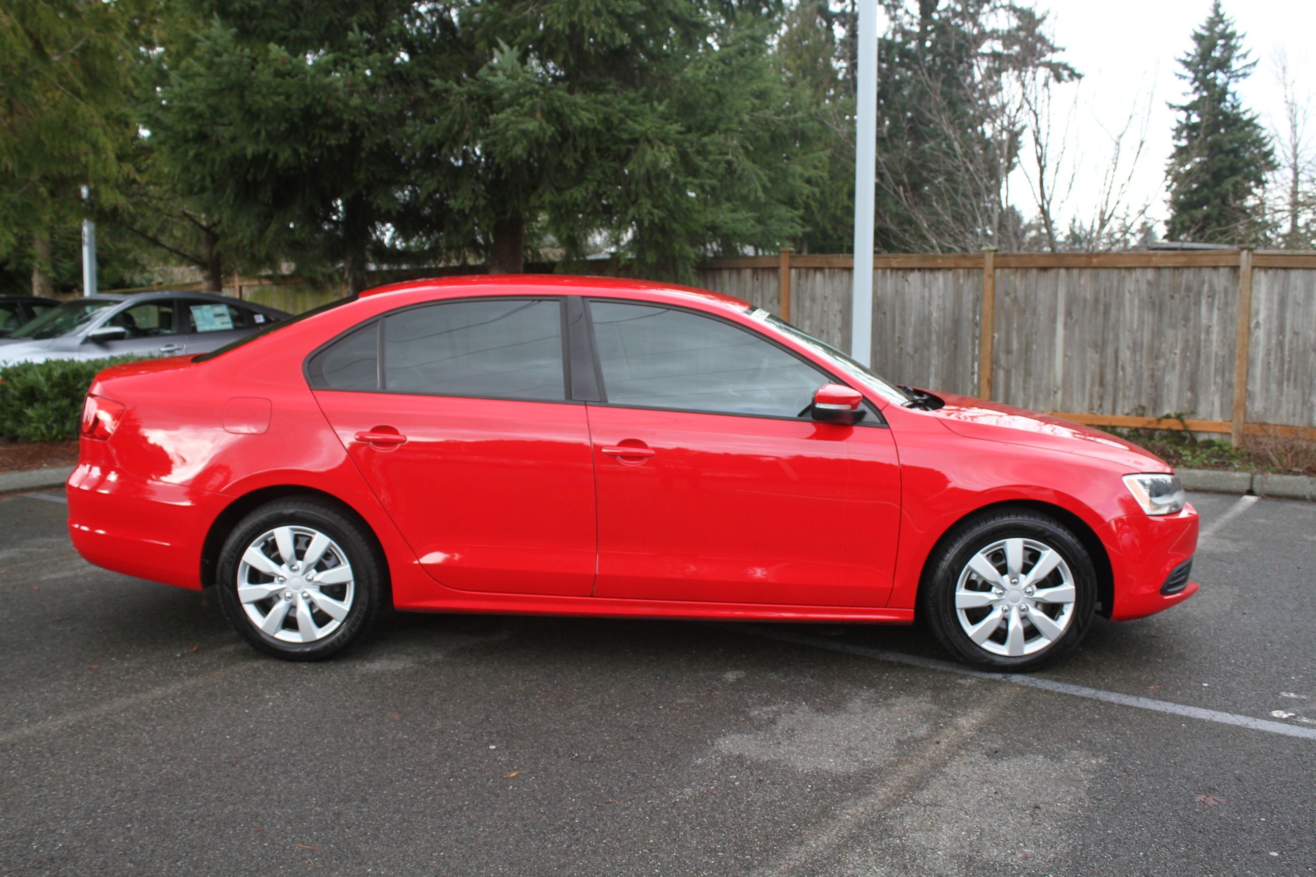 PreOwned 2012 Volkswagen Jetta Sedan 2.5L SE 4dr Car in